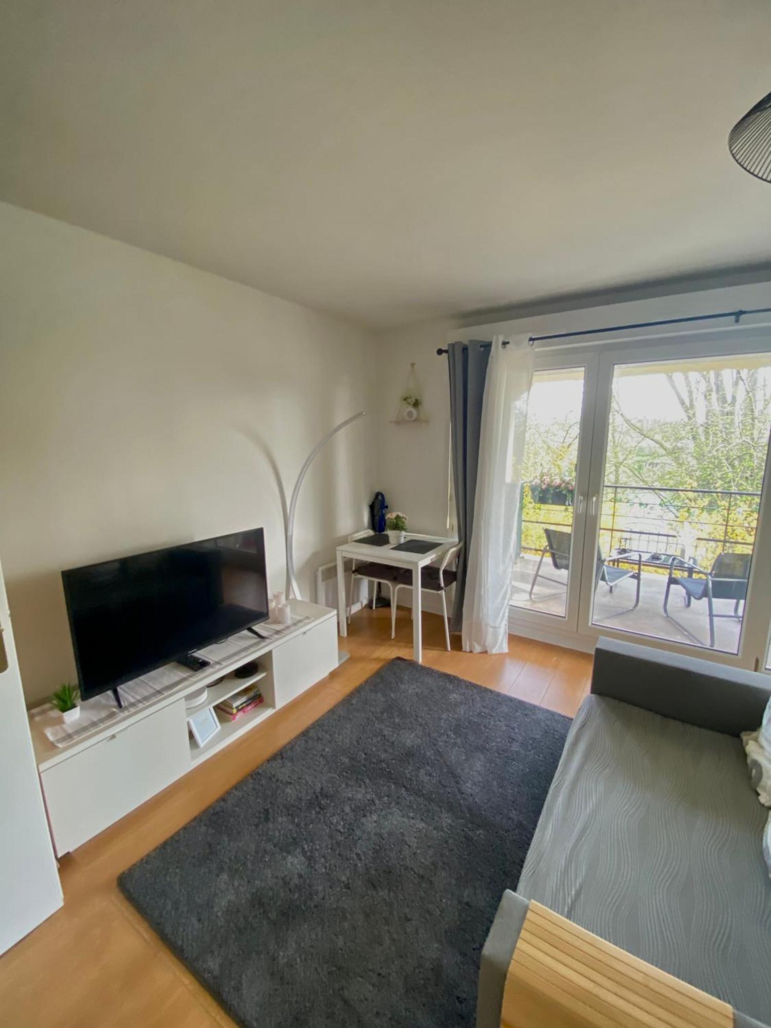 Cozy Riverfront Living, 5-Min Walk To Riverside Train Neuilly-Plaisance Exterior foto