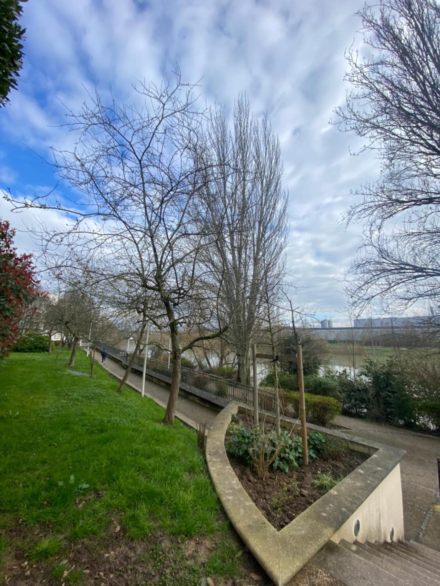 Cozy Riverfront Living, 5-Min Walk To Riverside Train Neuilly-Plaisance Exterior foto